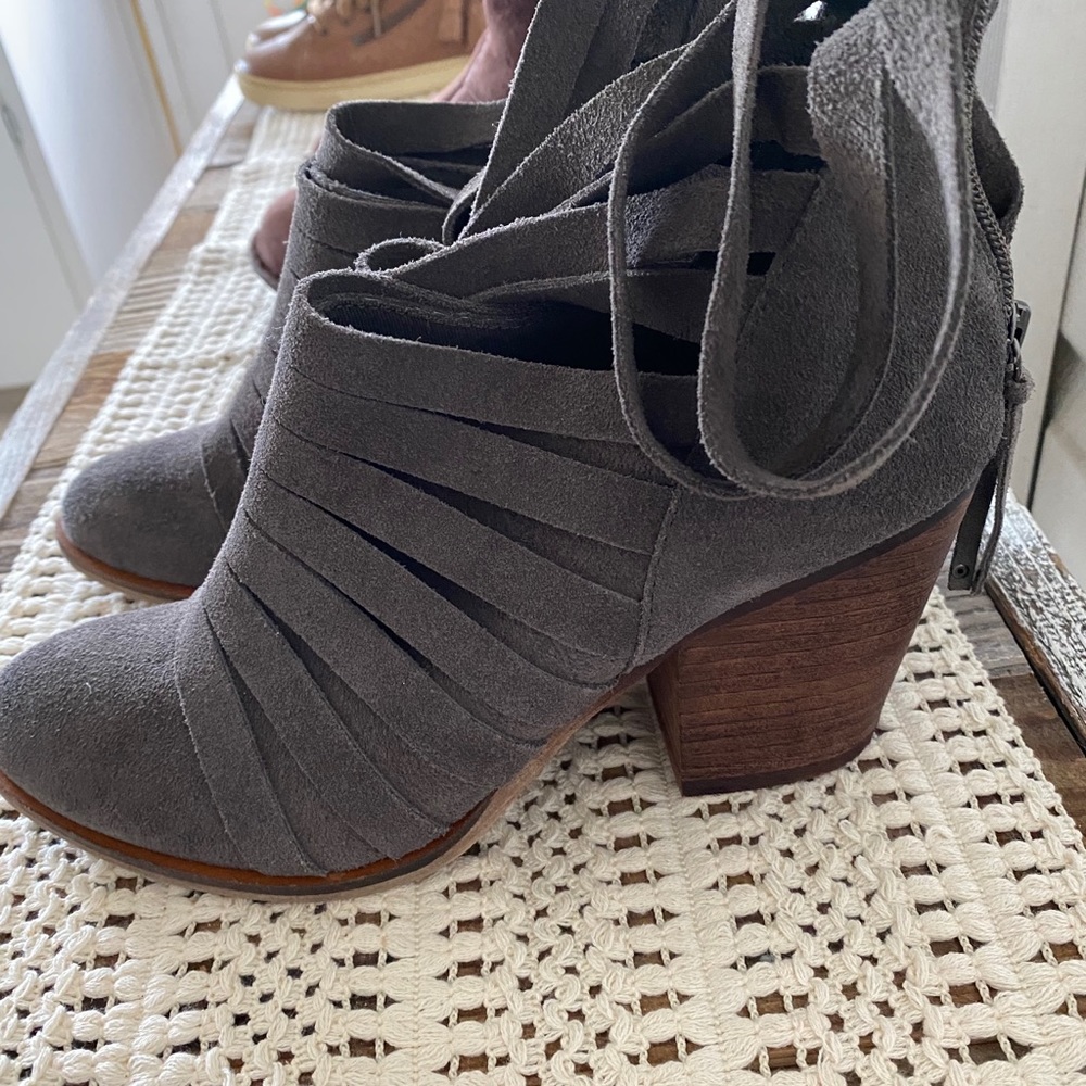 Chinese Laundry boots